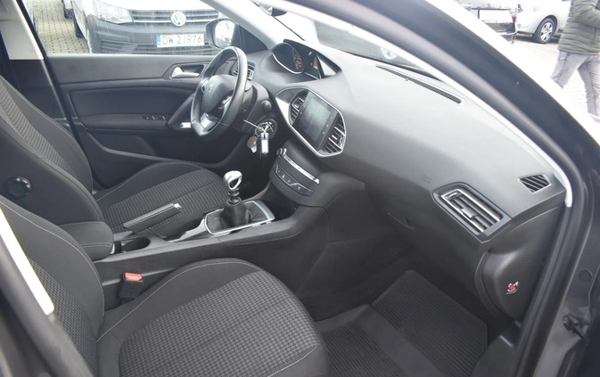 Peugeot 308 cena 49400 przebieg: 100508, rok produkcji 2019 z Wolbórz małe 137